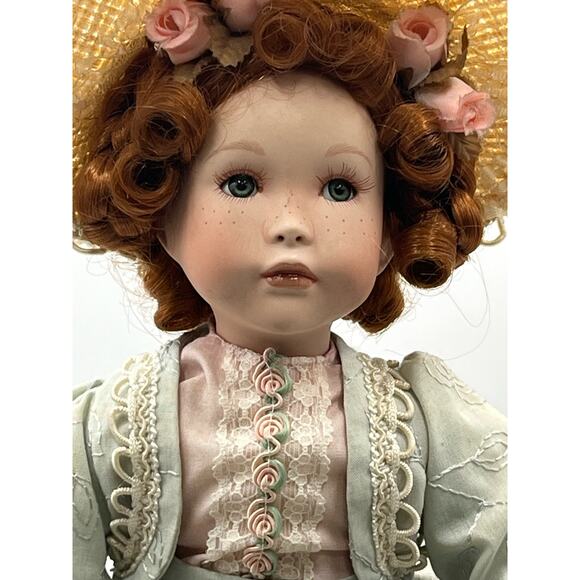 Kelly's Irish Adventures Collection Musical When Irish Eyes are Smiling Doll - Picture 1 of 9